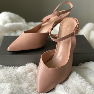 NEW Pointed Heels Nude US 8